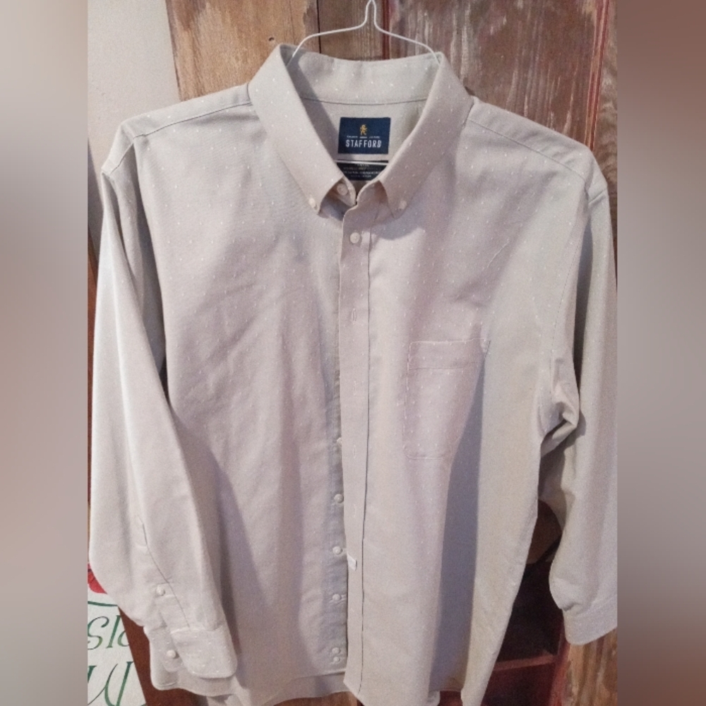 Stafford Men's Light Cream Dress Shirt